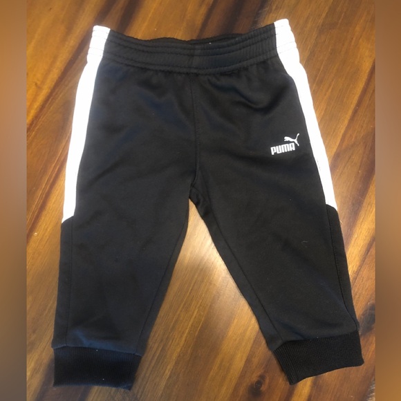 🚗3/$30 Puma Sweatsuit - Picture 2 of 4